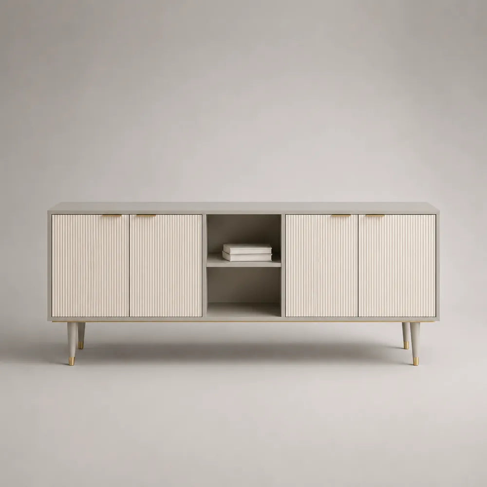 Meuble TV buffet bas en MDF blanc cassé avec portes rainurées niche centrale et pieds dorés 180 x 40 x 55 cm